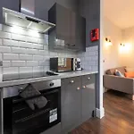 Boutique 2br - Prime Uni District - Sleeps 5 * Лідс