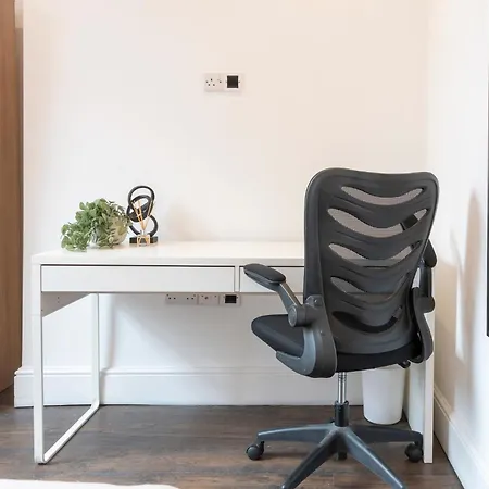 Executive 2-bed - Walk To Uni & Lgi