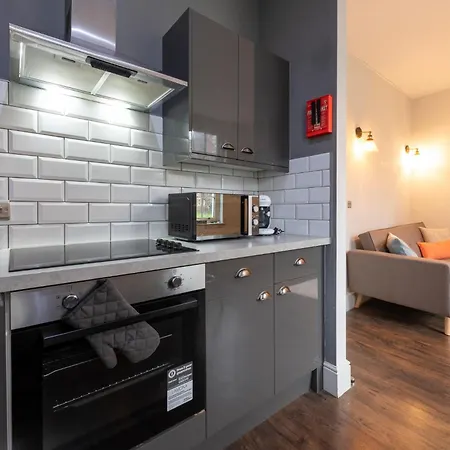 Stylish By Uni - Sleeps 5 * Leeds