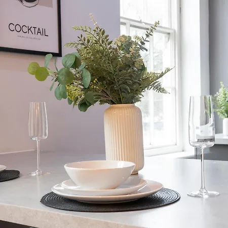 Stylish By Uni - Sleeps 5 * Leeds