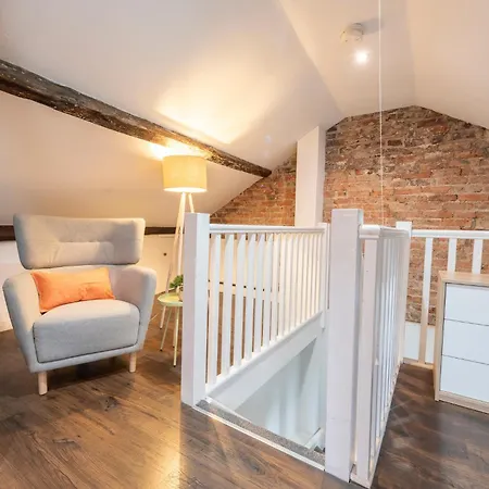Stylish By Uni - Sleeps 5 Apartman *