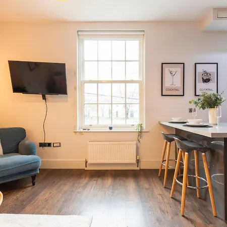 Stylish By Uni - Sleeps 5 Apartman