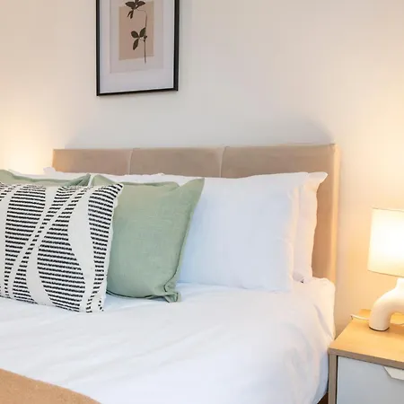 Stylish By Uni - Sleeps 5 Apartman *