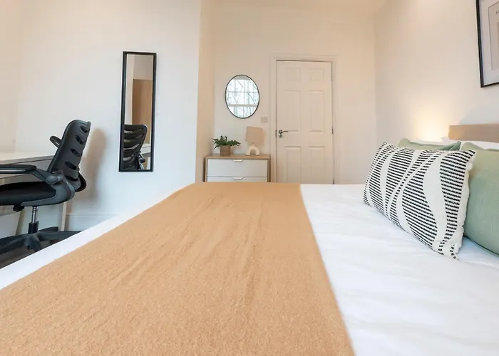 Executive 2-bed - Walk To Uni & Lgi Appartement *