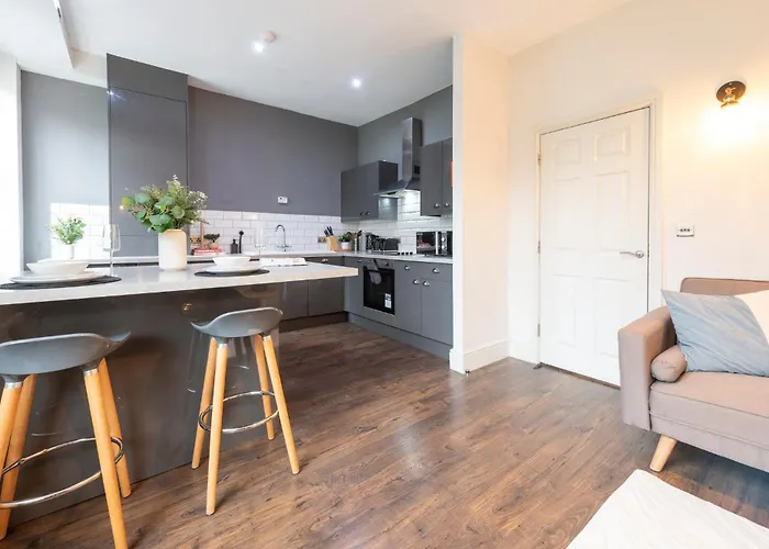 Appartement Executive 2-bed - Walk To Uni & Lgi