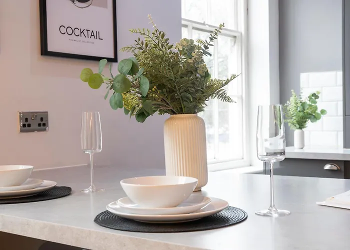 Spacious 2-Bed Near LGI - Ideal for 5 * Leeds (West Yorkshire)