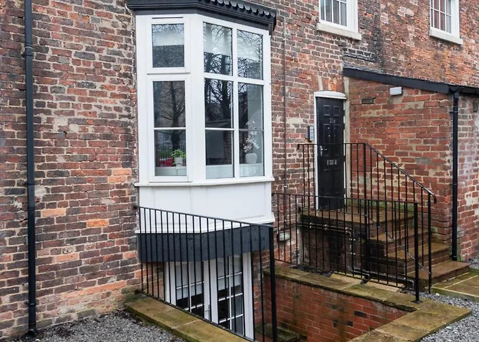 Апартаменти Executive 2-bed - Walk To Uni & Lgi