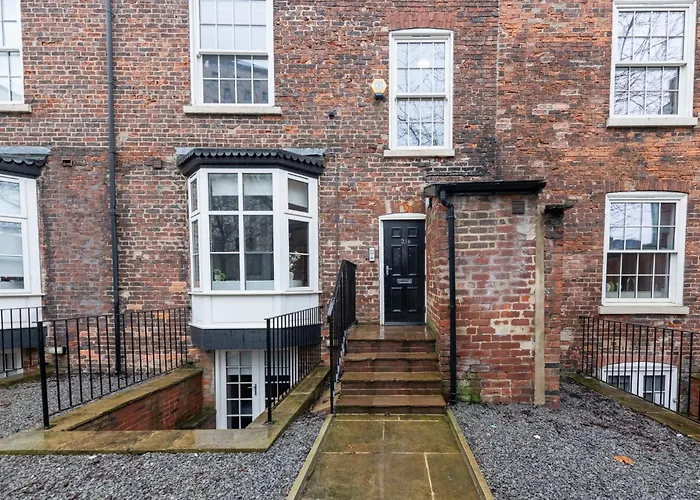 Apartment Modern 2-Bed - Sofa - Walk To Uni & Lgi *