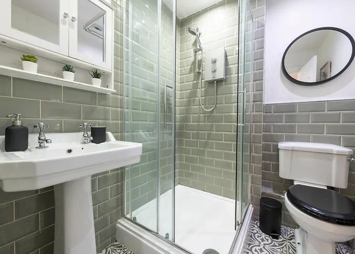 Апартаменти Executive 2-bed - Walk To Uni & Lgi *