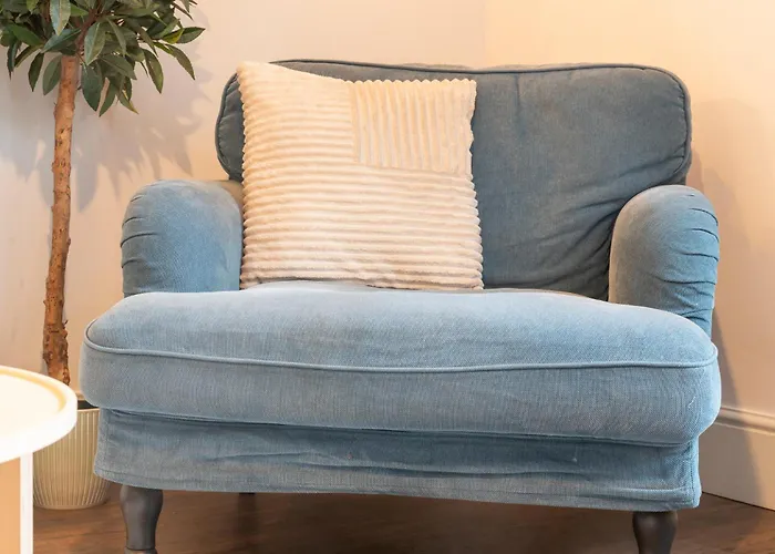 Modern 2-Bed - Sofa - Walk To Uni & Lgi