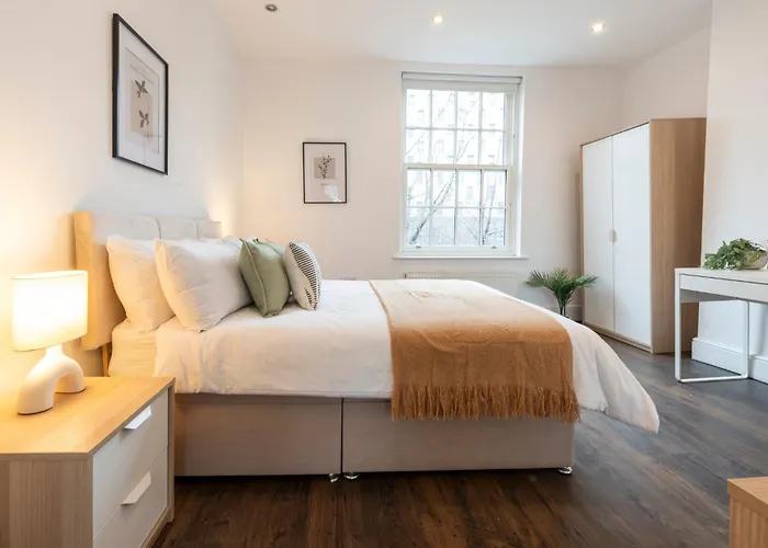 Apartment Modern 2-Bed - Sofa - Walk To Uni & Lgi *